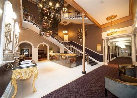 Contemporary Chester hotel near the historic centre | Luxury travel at low prices | LateLuxury.com