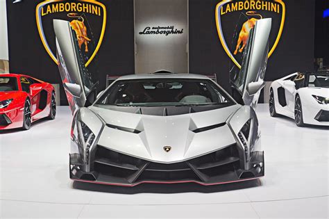 Lamborghini Aventador Svj Vs Veneno Lamborghini Veneno