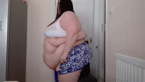 Ssbbwladybrads BBW SSBBW STRUGGLES TO FIT INTO COSTUME ManyVids