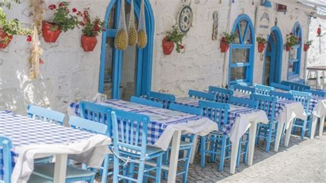 Looking for a Greek Restaurant Near You? Our 10 Picks! | ThatSweetGift