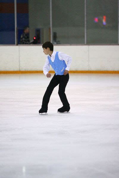 Basic Figure Skating Spins (Techniques and Pictures)