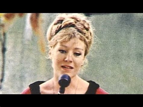 Анна ГЕРМАН. НА ЗАДВОРКАХ МОСКВА СИТИ - YouTube