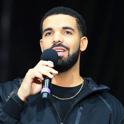 Drake Serait Il En Train Dannoncer La Sortie De Son Nouvel Album Le 03