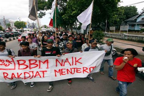 Tolak Kenaikan Harga Bbm Buruh Demo Besar Selasa Depan