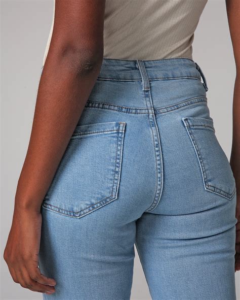 Riachuelo Cal A Jeans Feminina Bootcut Cintura M Dia Denim Claro Ak