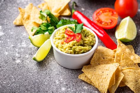 Premium Photo Avocado Sauce Guacamole With Corn Chips Nachos