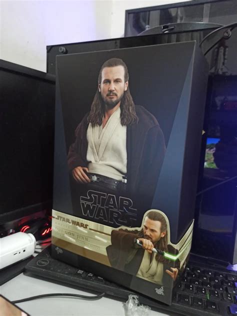 Hot Toys Qui Gon Jinn Hobbies Toys Toys Games On Carousell