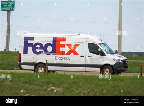 Fedex Package White Hi Res Stock Photography And Images Alamy