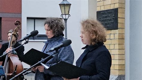 Nie Wieder Pogromgedenken Vor Der Zerst Rten Synagoge In Halle