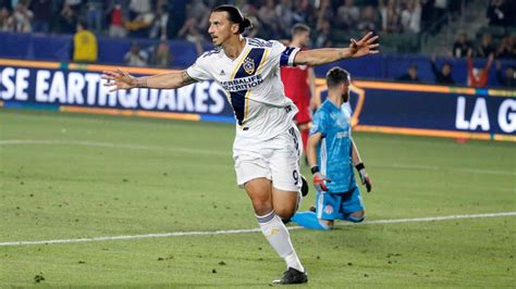 Zlatan Ibrahimovic se eligió en todas las posiciones en su propio Once