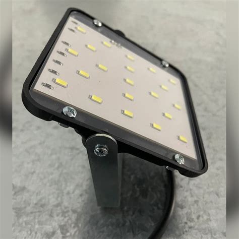 Reflector Lampara Portatil Luz Trabajo 21 Led PDM E16