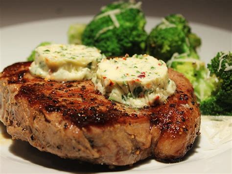 Sirloin Steak With Garlic Butter World Food Recipes World Food Cuisines