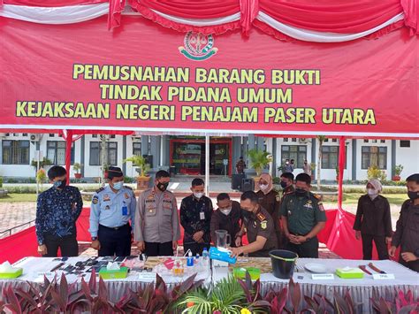 Pemusnahan Barang Bukti Tindak Pidana Umum Yang Bertempat Di Kejaksaan