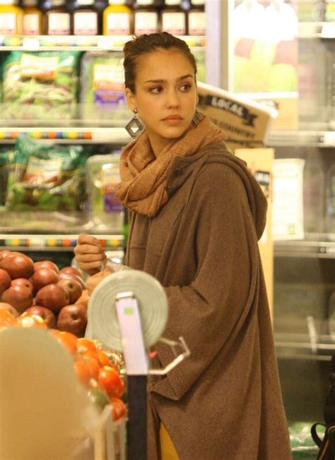 Photo Jessica Alba Toujours Rayonnante Fait Quelques Courses En