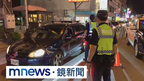 見警臨檢心虛 酒駕男誤停警用車格遭逮｜鏡新聞 Youtube