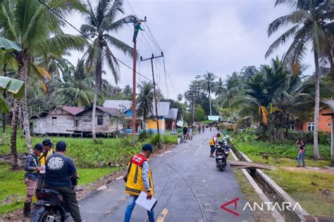 PLN Berupaya Pulihkan Pasokan Listrik Di Lokasi Longsor Natuna ANTARA