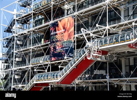 Centre pompidou beaubourg museum france paris art hi-res stock ...