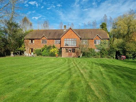 Bed Equestrian Property For Sale In Kings Lane Cowfold Horsham Rh