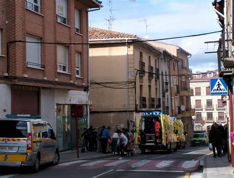 Tres personas atendidas por inhalación de humo tras un incendio en una