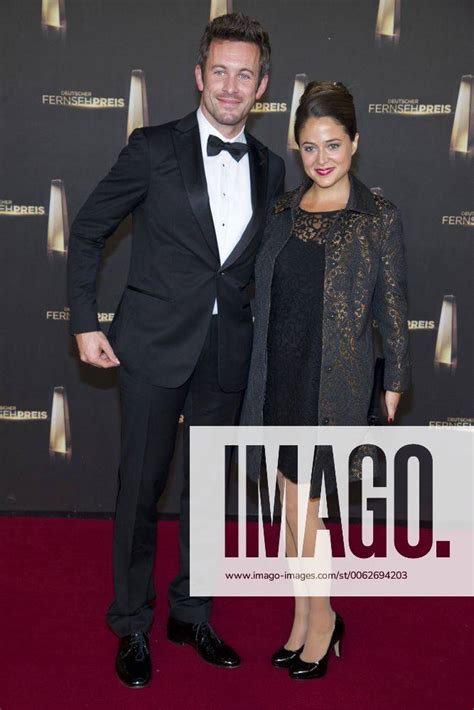 Jan Hartmann Schauspieler Und Jennifer Newrkla Schauspielerin Roter