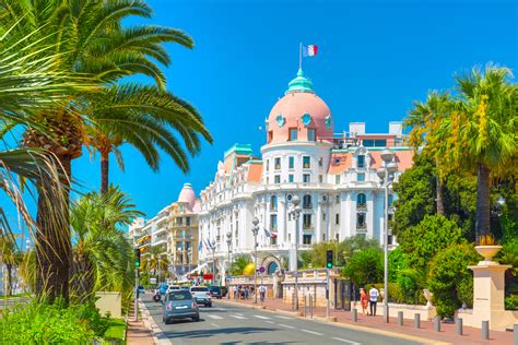 Top 7 des Meilleurs Hôtels de Luxe à Nice avec Vue sur la Mer Splendia