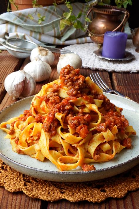 Tagliatelle Con Rag Alla Bolognese I Sapori Di Casa