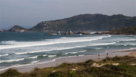 Veja quais praias de Santa Catarina estão próprias para banho