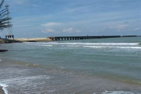 Gak Banyak Yang Tahu Kalimantan Selatan Punya Pantai Indah Pesonanya