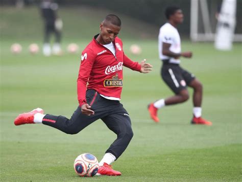 Selección Peruana Trabajó En La Videna Y Viajará En Las Próximas Horas A Bolivia Para El Duelo