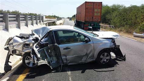 Autom Vil Choca Contra Muro En La Tampico Valles Grupo Milenio