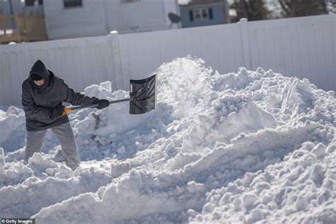 New Yorkers Break Out Into A Huge Snowball Fight In Washington Square