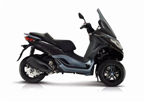 Motorrad Vergleich Piaggio Beverly 400 S 2022 Vs Piaggio Mp3 300 2023