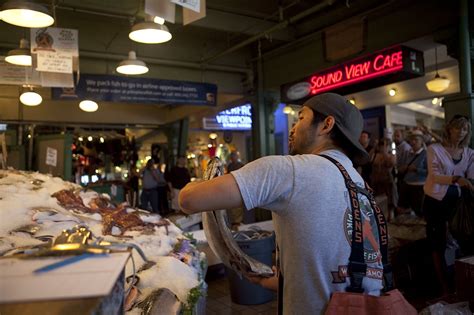 Pike Place Fish Market in Seattle, Washington - Silly America