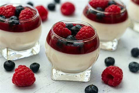 Panna Cotta Vanille Au Coulis De Fruits Rouges Artofit