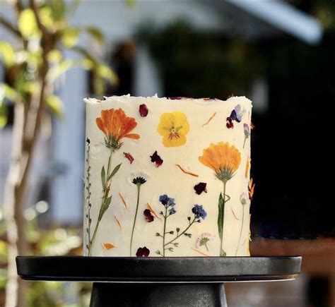 Learn How To Make A Pressed Edible Flower Cake Artofit