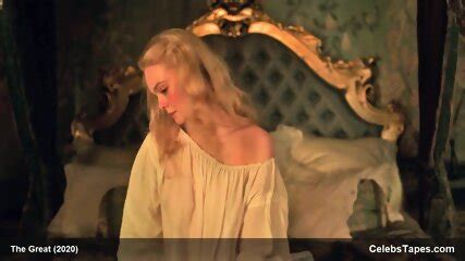 Elle Fanning Watching Hot Video