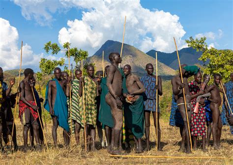 Group Of Suri Tribe Warriors During A Donga Stick Fighting Flickr