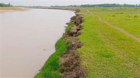 सुरही नदीको कटानले उब्जाउभुमि बगरमा परिणत हुँदै Smnews