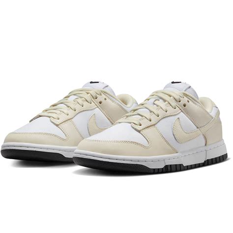 楽天市場ナイキ ダンク ロー LX NBHD NIKE W DUNK LOW LX NBHD ホワイト ブラック サイレンレッド