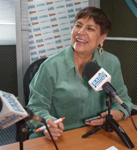 El Espectáculo Tiene Su Ritmo Con La Negra Candela