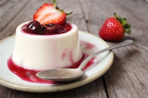 White Chocolate Panna Cotta With Berries Recipe By Jelli CookEatShare