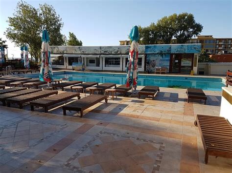 Hotel Central Mamaia Lodge Reviews Photos Rate Comparison