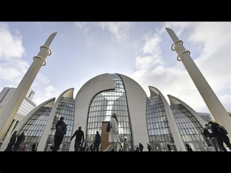 Es Gibt Keinen Gott Au Er Allah Debatte Um Umstrittenen Muezzin Ruf