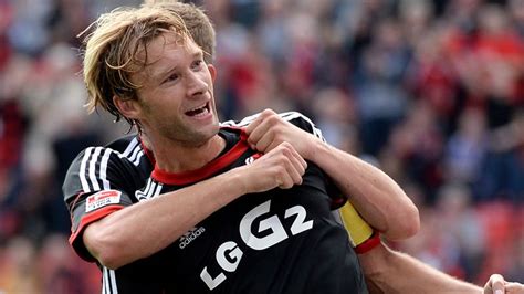 Bundesliga: Simon Rolfes wants to end his career with Bayer Leverkusen ...