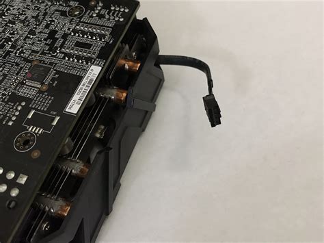 Gtx 1080 Ti Fans Wont Spin Under Load Is Plugging The Pwm 4 Pin Mini