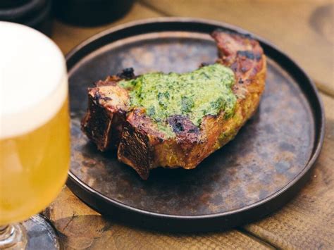 É hora de fazer churrasco Receita de Costeletas de carneiro