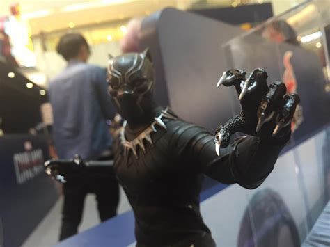 Photos From The Hot Toys Captain America Civil War Pop Up Store The Toyark News