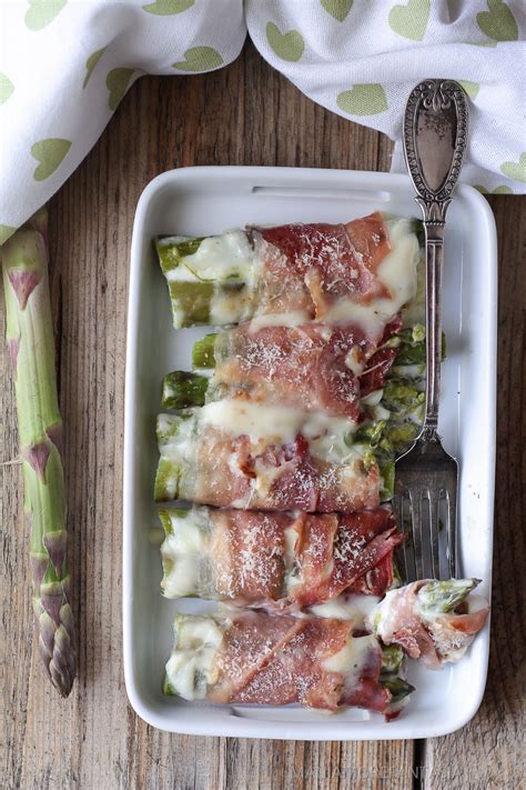 Involtini Di Asparagi E Prosciutto Sfiziosissimi Ricette Con Gli Asparagi