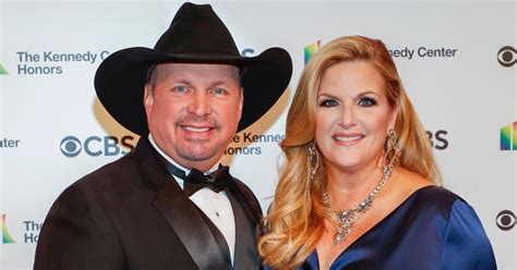 Garth Brooks Reveals His Weight Loss at New Concert