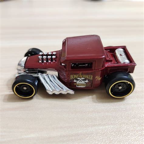 LSCC Hot Wheels Monster Trucks Pack Bone Shaker 1 64 Gross Red Shopee Philippines